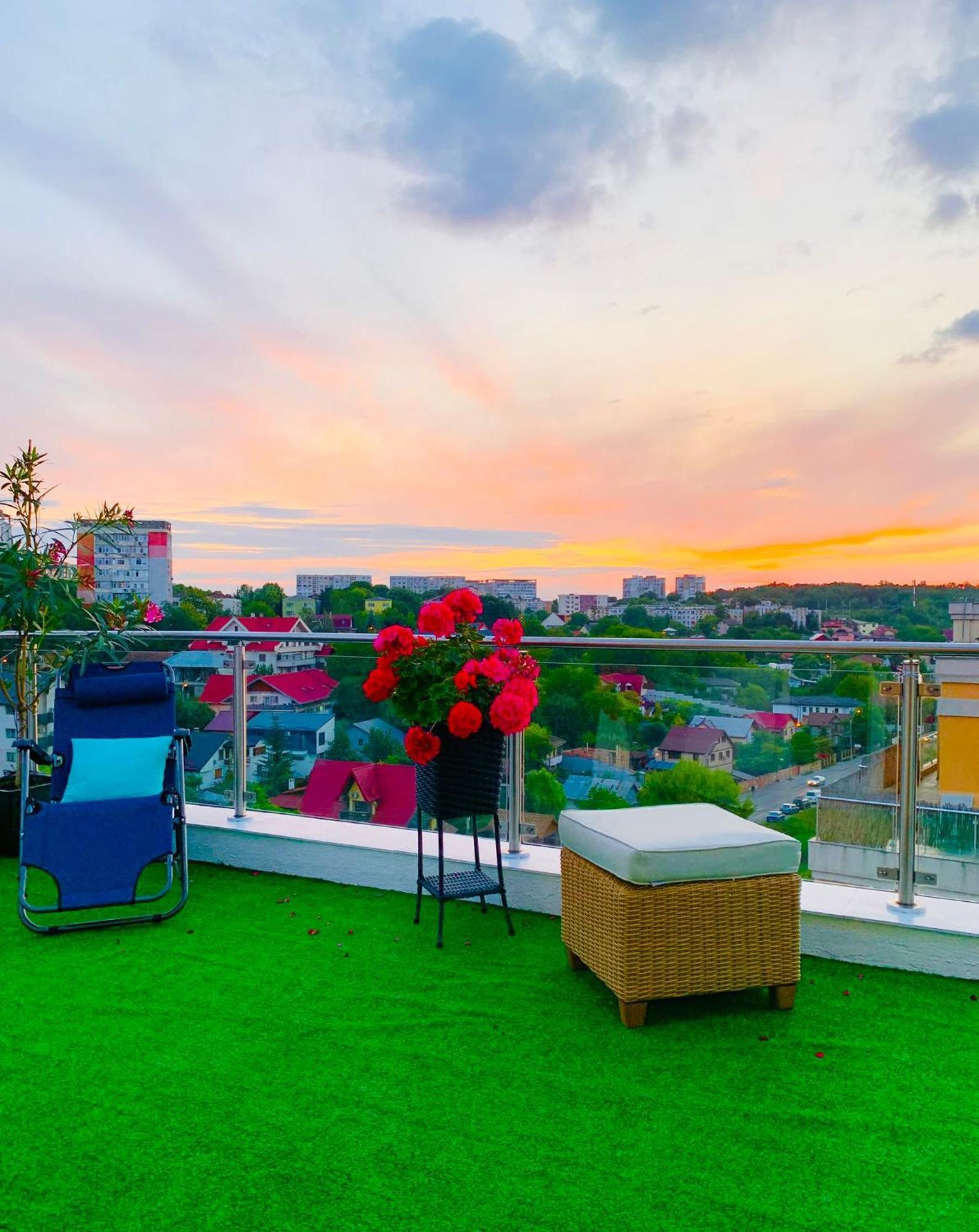 Penthouse View Aeroport Iasi Apartment Екстериор снимка