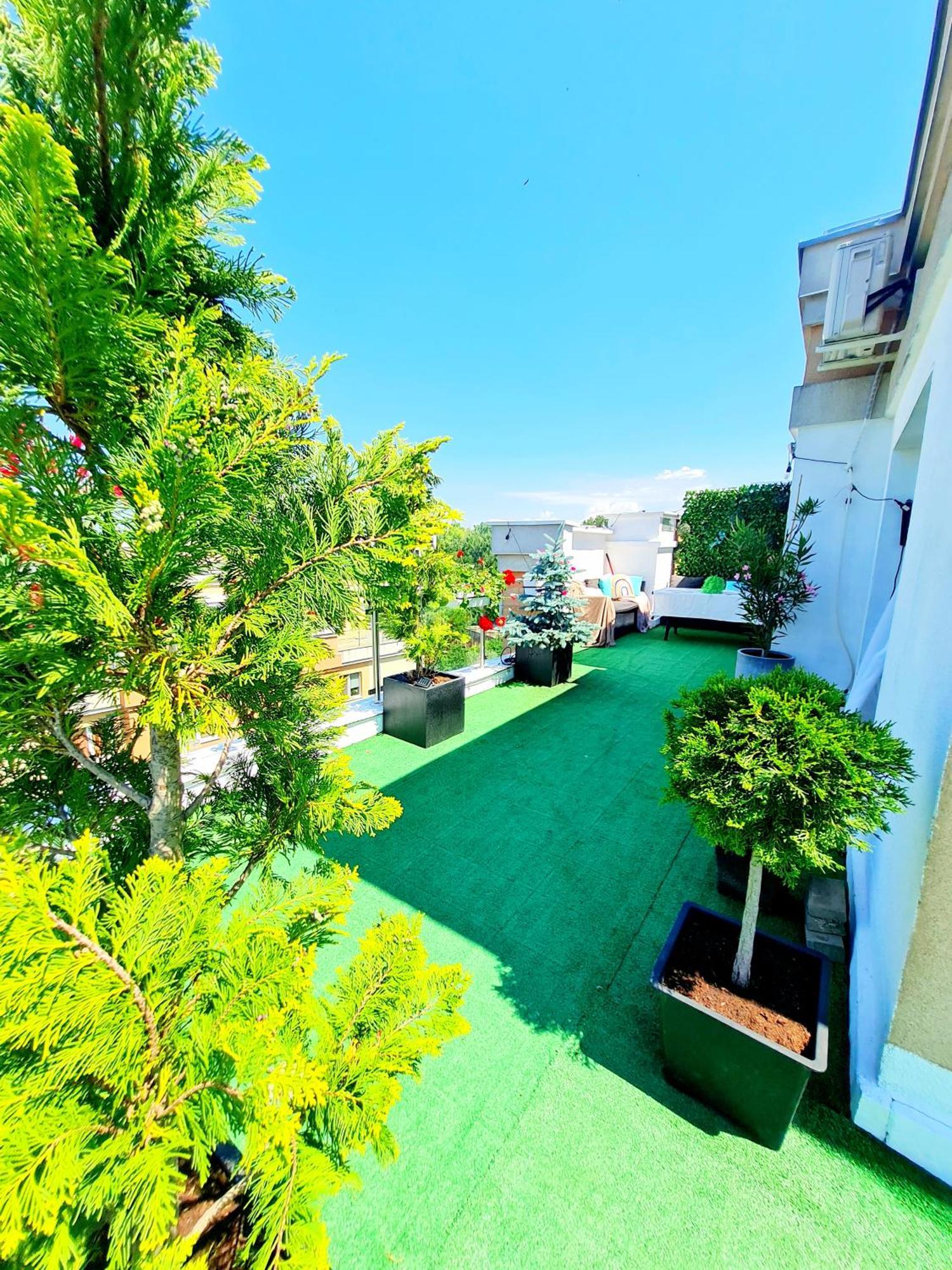 Penthouse View Aeroport Iasi Apartment Екстериор снимка
