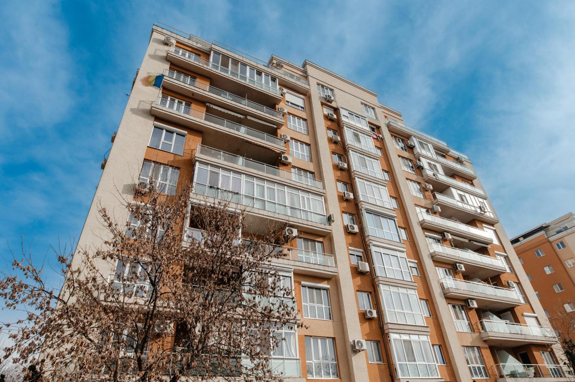 Penthouse View Aeroport Iasi Apartment Екстериор снимка